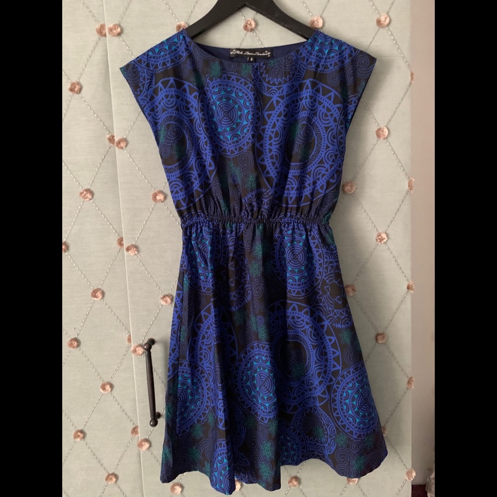 Mela Loves London UK8
geometric mini dress